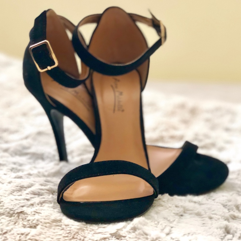 ✨Black simple high heels✨